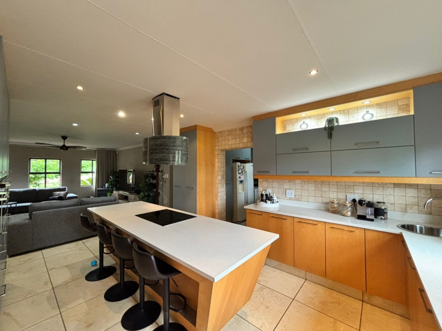 5 Bedroom Property for Sale in Grimbeeck Park North West